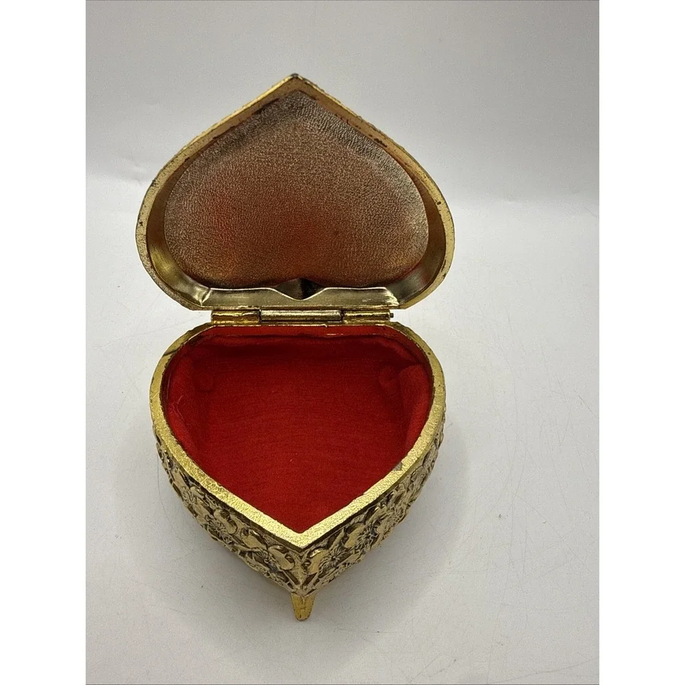 Vintage Floral Tapestry Jewelry Trinket‎ Box Japan Brass Gold Tone Needlepoint